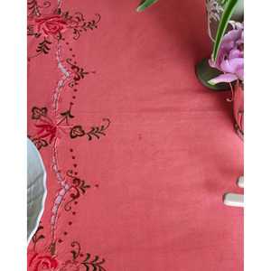 Nappe de mariage écologique Daniele F. Cotton avec broderie rose et serviettes teintées corail à motif carré pour hôtels et restaurants - Product Image 4