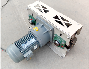 Máquina raspadora de estiércol de aves de corral SKI para granja avícola reduce las enfermedades, el mal olor y el amoníaco acumulado en granja cerrada - Product Image 3