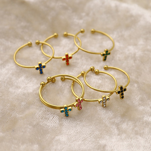 Großhandel 18 Karat vergoldeten Titan Stahl feinen <span class=keywords><strong>Ring</strong></span> Trendy Fashion Cross Crystal verstellbar für Männer und Frauen - Product Image 2