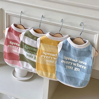 Débardeur gaufré rayé multicolore pour animaux de compagnie, gilet d'été respirant sans manches pour chiens avec imprimé lettres pour petits chiots