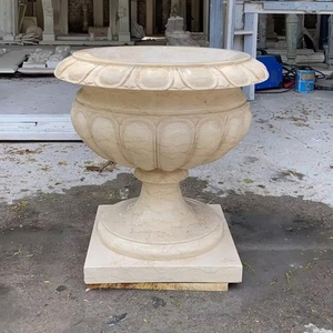 Vente en gros moins cher prix urnes <span class=keywords><strong>pot</strong></span> de fleurs de jardin extérieur sculpture sur pierre personnalisée homme et <span class=keywords><strong>fleur</strong></span> vase blanc pots de fleurs en marbre - Product Image 4