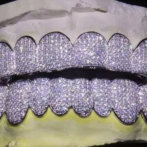 Dents de Moissanite plaquées or 18 carats Grillz Invisible 100% passe le test du diamant 925 Silver VVS Custom Hip Hop Iced Out Grillz