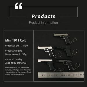 Vente en gros 1:3 mini pistolet jouet 7cm porte-clés en métal avec Bulltes - Product Image 2
