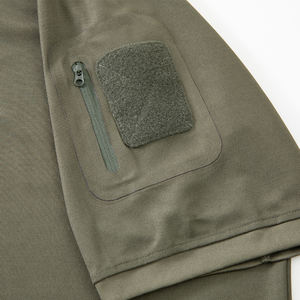 숨겨진 버튼 칼라로 된 전술 그린 폴로 티셔츠, 기능성 아웃도어 착용을 위한 숄더 지퍼 포켓 및 벨크로 - Product Image 5