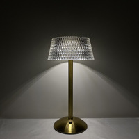 Lampe de table LED moderne en acrylique transparent réglable avec port USB rechargeable pour hôtel, chevet, salon, restaurant et bureau