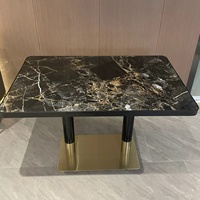 Table de salle à manger rectangulaire moderne de luxe avec plateau en marbre noir et base en acier inoxydable, mobilier commercial pour café, bistrot, hôtel