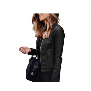Chaqueta Corta de Motociclista para Mujer, de Cuero Genuino de Oveja, Color Negro, con Cuello Alto, Cierre de Cremallera y Forro Térmico de Poliéster - Product Image 1
