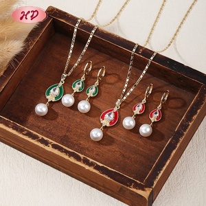 ชุดเครื่องประดับมุกทรงหยดน้ำเคลือบทอง 18K พร้อมเคลือบสีเขียว สำหรับผู้หญิง ของขวัญวันครบรอบ สร้อยคอ ต่างหู - Product Image 5