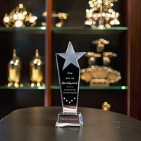Trophée, Médaille et Plaque Personnalisés en Cristal Transparent Gravé pour Sports et Mariages