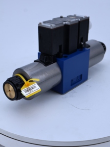 Vanne de régulation de débit directionnelle proportionnelle 4WRAE 4WRAE6 W15-23/G24N9K31/F1V 4WRAE 6E 15-2X/G24K31/A1V OEM - Product Image 4