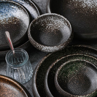 Petite assiette en céramique de porcelaine fine, style mignon, pour snacks, sauces et assaisonnements, idéale pour restaurants et hôtels
