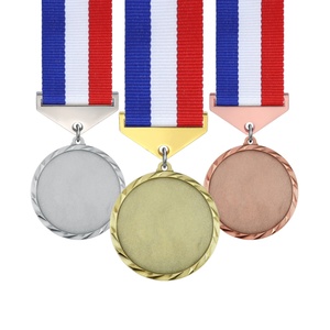 Médailles personnalisées LY pour enfants – Médailles d'honneur et de participation pour équipes sportives, idéales pour le rugby - Product Image 1