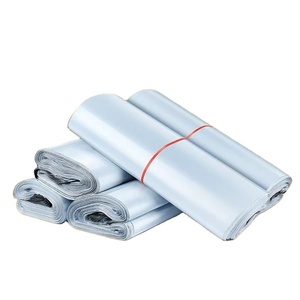 Bolsa de plástico para envíos con logo personalizado, para embalaje de ropa y mensajería. - Product Image 1