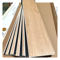 Wasserdichter PVC/LVT-Bodenbelag Vinyl-Planken Selbstklebende Bodenmatte Trockenklebematte Teppich Innendekoration Luxus-Vinylfliesen