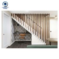 Escalier à bande de roulement alternée peu encombrant en bois pour loft et mezzanine