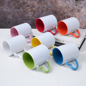 Mug personnalisable avec poignée en forme de cœur, bord coloré créatif, tasse à café en forme de cœur, mug en céramique vierge avec revêtement pour sublimation - Product Image 2