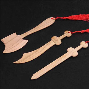 Colgante de espada de madera de durazno Linglong Pavilion, tallado de espada de siete estrellas, hecho a mano, estilo chino, decoración para el hogar, superficie pulida - Product Image 1