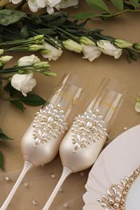 Copas de Champán de Lujo Hechas a Mano con Perlas y Diamantes, Personalizadas para Aniversario o Boda - Product Image 2