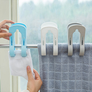 ไม้หนีบผ้าสำหรับตากผ้าห่มและผ้าคลุมเตียง ชนิดตะขอพลาสติกกันลม สีสุ่ม รูปทรงสี่เหลี่ยมผืนผ้า ทนทาน - Product Image 1