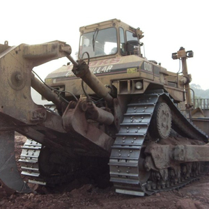 Grande bouteuruse sur chenilles Caterpillar D10N D10R D10L d'occasion avec capacité de bouteurisme de 4,3 m, moment de charge élevé - Vente à prix réduit - Product Image 1