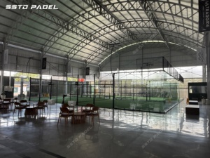 SSTD <span class=keywords><strong>PADEL</strong></span> Extérieur Super Panoramique Paddle Sports Usine Personnalisée Cancha De <span class=keywords><strong>Padel</strong></span> Luxe <span class=keywords><strong>Padel</strong></span> <span class=keywords><strong>Tennis</strong></span> Court - Product Image 2