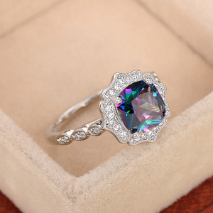 Anello di Fidanzamento Q145 in Argento per Donna con Diamante Sintetico Taglio Asscher e Diamanti Laterali - Product Image 6