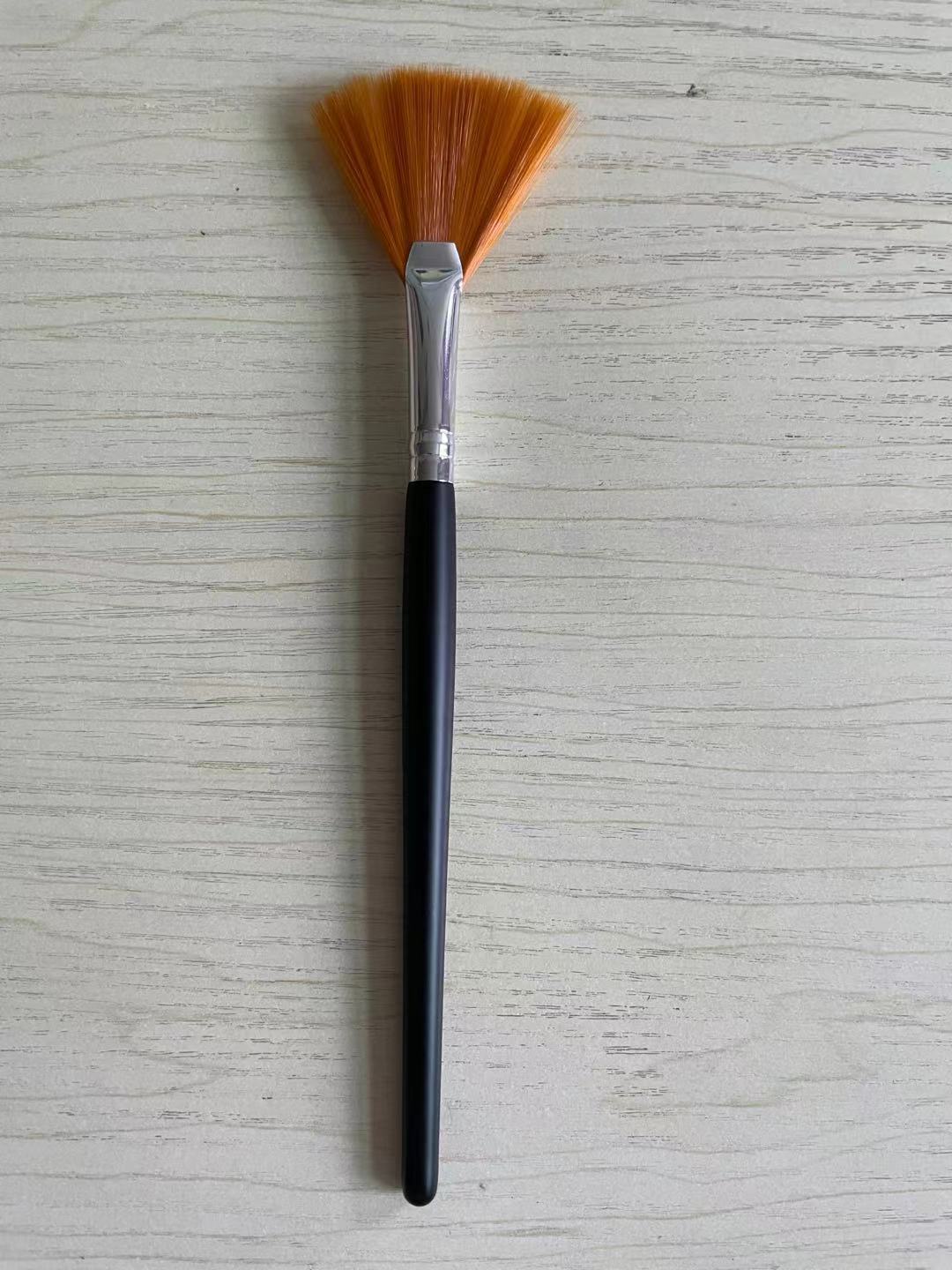 Brown bristle+black handle