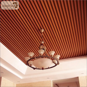 Les carreaux de plafond décoratifs de véranda en PVC imbriqués ignifugent les plafonds perforés pour la grille d'installation facile d'appartement de centre commercial d'hôtel - Product Image 1