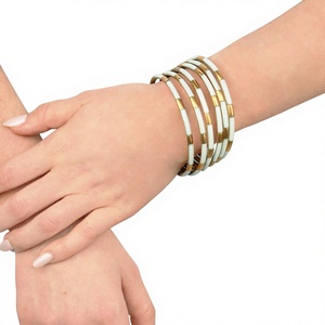 Pulsera de Lujo para Mujer, Joyería de Resina, Diseño Moderno, Hecha a Mano, Accesorios de Moda, Duradera, Chapada en Oro, para Bodas - Product Image 1