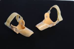 Attelle en plastique pour hallux valgus Armoline MP-654 certifiée CE, emballage en boîte cadeau pour les fournitures de soins de santé - Product Image 4