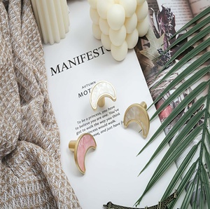 北欧创意月亮形单孔拉手 - 多色简约旋钮，适用于橱柜/抽屉/衣柜家具 - Product Image 5