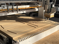 Routeur CNC Atc personnalisable Fabrication de meubles en bois Sculpture sur bois Routeur CNC avec rouleau de pression