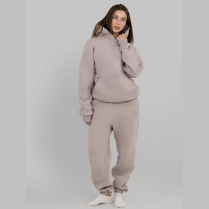 Tuta da Jogging Personalizzata per <span class=keywords><strong>Donna</strong></span> in Cotone e Poliestere <span class=keywords><strong>Oversize</strong></span> con Felpa con Cappuccio e Logo Ricamato, Taglia Unica Unisex - Product Image 6