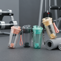 Bouteille de sport personnalisée anti-fuite sans BPA pour les boissons, en plastique, avec boule mélangeuse pour protéines