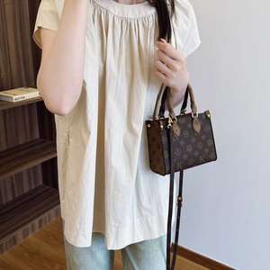 Sacs fourre-tout de luxe unisexe en cuir véritable Louis Version 2025 avec fermeture éclair, deux poignées, pliables, forme oreiller de voyage - Product Image 3