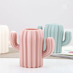 ที่ใส่ปากการูปกระบองเพชรน่ารักอุปกรณ์สำนักงานที่จัดระเบียบบนโต๊ะถ้วยดินสอพลาสติกสีสันสดใส - Product Image 5