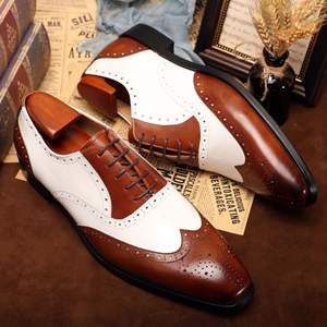 Chaussures en cuir de style richelieu luxueuses avec un design sculpté complexe, élégantes et respirantes, faites pour les hommes d'affaires. - Product Image 1