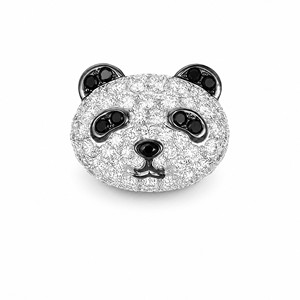 Breloque de luxe en or 18 carats avec perle panda sertie de diamants, poids total des diamants 0,56 ct, 59 diamants, 4,04 g - Product Image 1