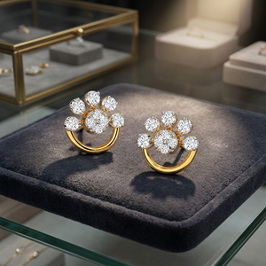 Boucles d'oreilles clous en forme de fleur avec diamants, or massif 18 carats, taille brillant rond, luxe, pour femme, usage quotidien - Product Image 3
