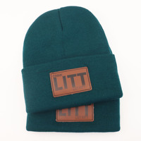 Bonnet tricoté personnalisé en maille côtelée avec logo en cuir, pour hommes et femmes, idéal pour l'hiver – Vente en gros OEM/ODM