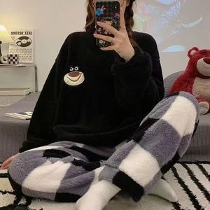 Set di pigiami di flanella all'ingrosso per le donne-<span class=keywords><strong>abbigliamento</strong></span> <span class=keywords><strong>da</strong></span> notte caldo in pile di corallo, Logo personalizzato, <span class=keywords><strong>abbigliamento</strong></span> <span class=keywords><strong>da</strong></span> salotto invernale e <span class=keywords><strong>abbigliamento</strong></span> per la <span class=keywords><strong>casa</strong></span> - Product Image 5