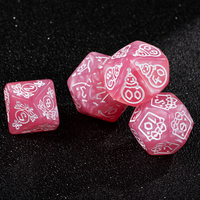 Ensemble de dés polyédriques DND RPG gravés en acrylique avec motif de Noël rose personnalisé, imprimé, D4 D6 D8 D10 D12 D20 pour DND RPG Tabletop