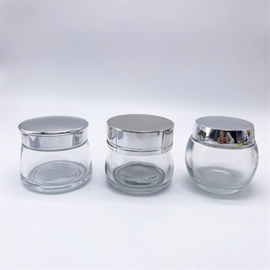 ผลิตภัณฑ์ใหม่ ครีมเนื้อครีม 50 กรัม บรรจุขวดแก้วสำหรับผิวหน้าและผิวกาย พร้อมฝาสีทองและสีเงิน - Product Image 4