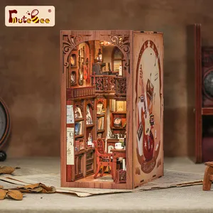 Cutebee מכירה לוהטת מרובה סגנונות עץ בית בובות עם אור קסם רוקח בניין דגם ספר Nook ערכת