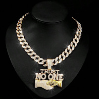 Collar con colgante de letras 'TRUST NO ONE' estilo Hip Hop, con incrustaciones de diamantes de imitación, de aleación de zinc con engaste de garra, estilo Hip Hop, tipo cadena Miami 'Iced Out' de fábrica