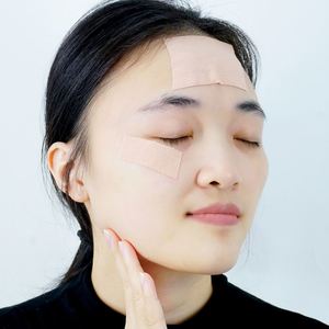 Bande adhésive invisible anti-âge réutilisable pour le visage, personnalisée, douce pour la peau, lissante et anti-rides - Product Image 3