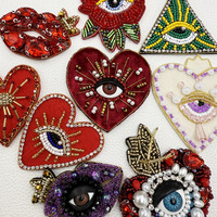Patch en tissu feutré non tissé fait main haut de gamme, en forme de cœur, avec applique en soie indienne et perles à base de feutre, pour la décoration de vêtements