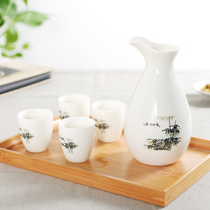 Juego de Vino de Cerámica Dehua, 1 Jarra y 4 Tazas, Porcelana Blanca con Diseño de Bambú, Juego para Servir Bebidas - Product Image 2