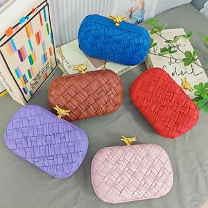 跨界小香风格<span class=keywords><strong>B</strong></span>家庭餐包编织盒女士手拿包欧美风格大品牌夹手提包 - Product Image 2