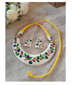 Ensemble de bijoux bohèmes en terre cuite, collier et boucles d'oreilles - Élégant et léger pour les mariages, les fiançailles et les soirées - Product Image 4